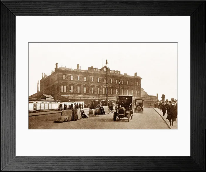Framed Print : London Road Railway Station, LNWR, Manchester Framed Print : London Road Railway Station, LNWR, Manchester