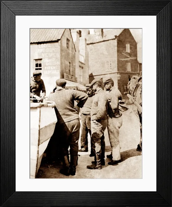 Framed Print : Robin Hood's Bay - Fishermen Framed Print : Robin Hood's Bay - Fishermen