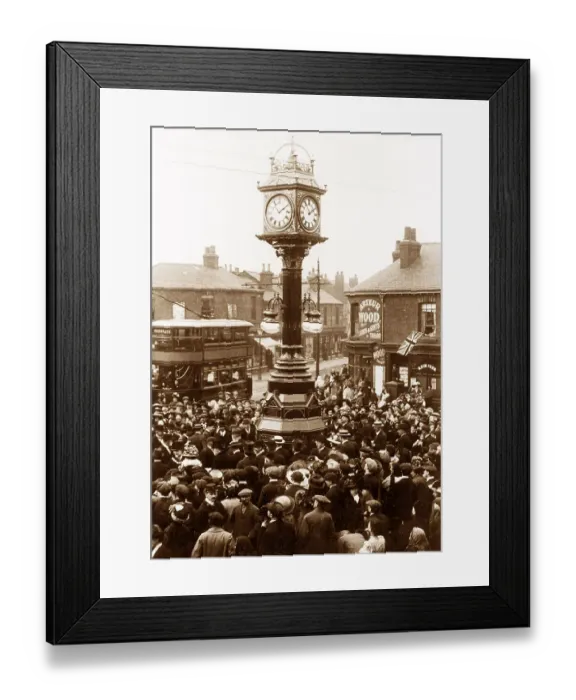 Framed Print : Rotherham - Effingham Square Framed Print : Rotherham - Effingham Square