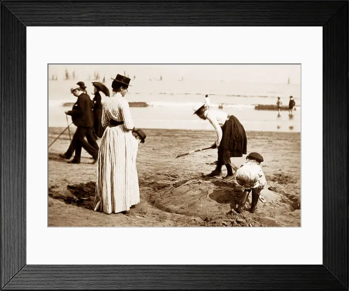 Framed Print : Beach Scarborough Framed Print : Beach Scarborough