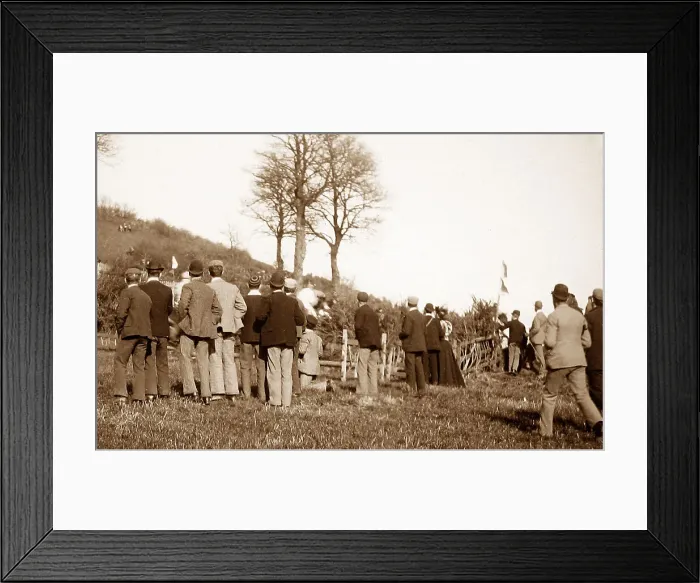 Framed Print : Torquay races horse racing Framed Print : Torquay races horse racing
