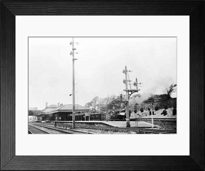Framed Print : Thornhill - Railway Station - Dewsbury Framed Print : Thornhill - Railway Station - Dewsbury