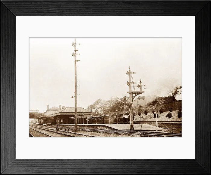 Framed Print : Thornhill - Railway Station - Dewsbury Framed Print : Thornhill - Railway Station - Dewsbury
