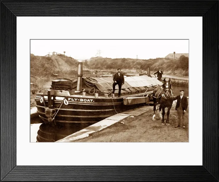 Framed Print : Wakefield, Canal Barge, Horbury Bridge Framed Print : Wakefield, Canal Barge, Horbury Bridge