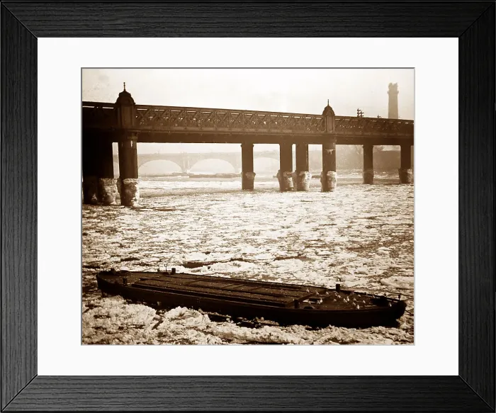 Framed Print : Frozen River Thames at Hungerford Bridge, London Framed Print : Frozen River Thames at Hungerford Bridge, London