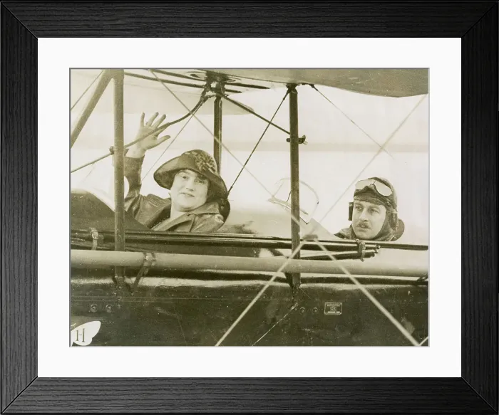 Framed Print : Lady Cobham and Sir Alan Cobham's fourth survey flight Framed Print : Lady Cobham and Sir Alan Cobham's fourth survey flight