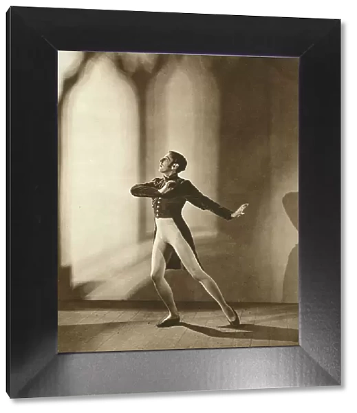 Sir Frederick Ashton, ballet dancer in Apparitions