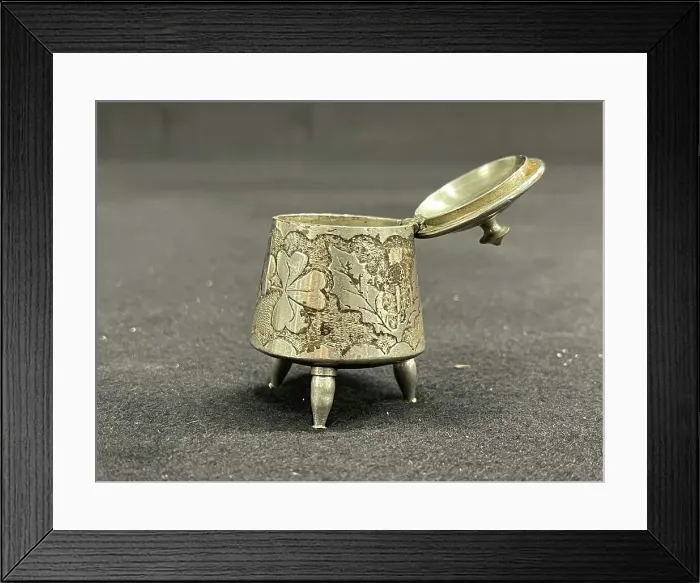 Framed Print : RMS Titanic, folk art, trivet decorated with shamrocks Framed Print : RMS Titanic, folk art, trivet decorated with shamrocks