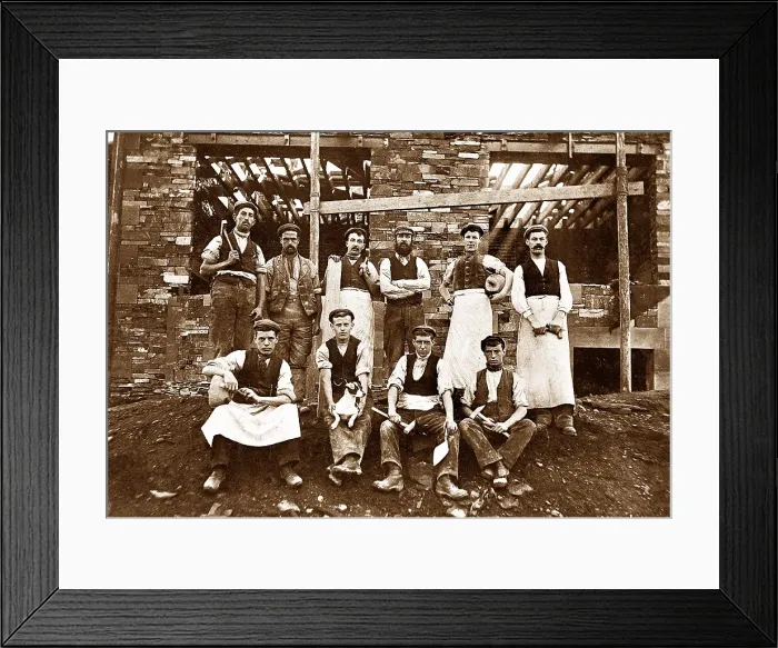 Framed Print : Builders early 1900s Framed Print : Builders early 1900s