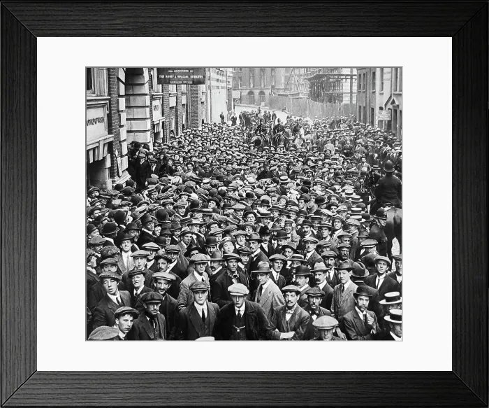 Framed Print : A London Recruiting Office during WW1 Framed Print : A London Recruiting Office during WW1