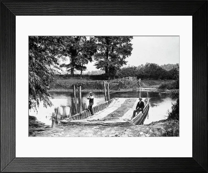 Framed Print : River Thames Bablock Hythe Ferry Framed Print : River Thames Bablock Hythe Ferry