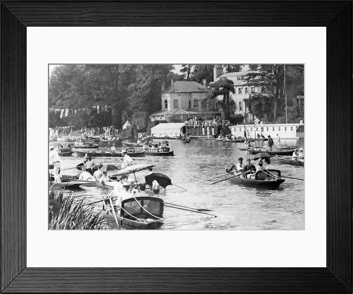 Framed Print : River Thames Moulsey Regatta Framed Print : River Thames Moulsey Regatta