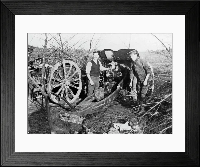 Framed Print : WW1 British Field Howitzer in France Framed Print : WW1 British Field Howitzer in France