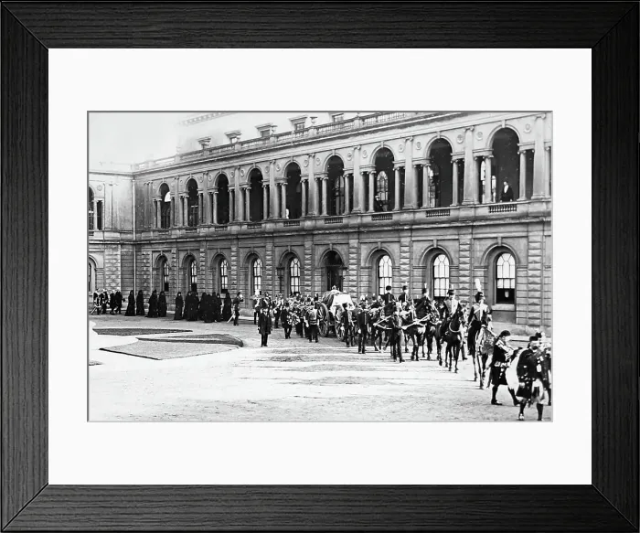 Framed Print : Queen Victoria's funeral procession leaves Osborne House Framed Print : Queen Victoria's funeral procession leaves Osborne House