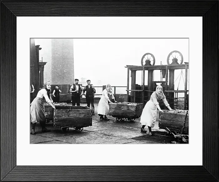 Framed Print : Pit Brow Lasses, Moss Hall, Lancashire, Victorian period Framed Print : Pit Brow Lasses, Moss Hall, Lancashire, Victorian period