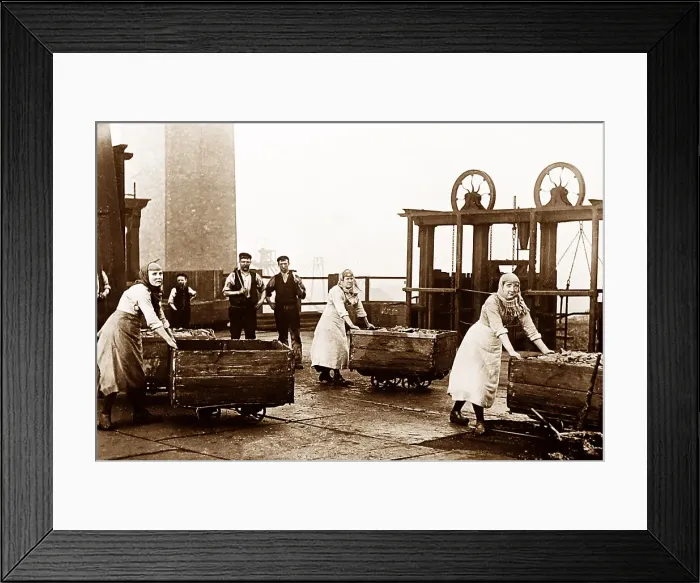Framed Print : Pit Brow Lasses, Moss Hall, Lancashire, Victorian period Framed Print : Pit Brow Lasses, Moss Hall, Lancashire, Victorian period
