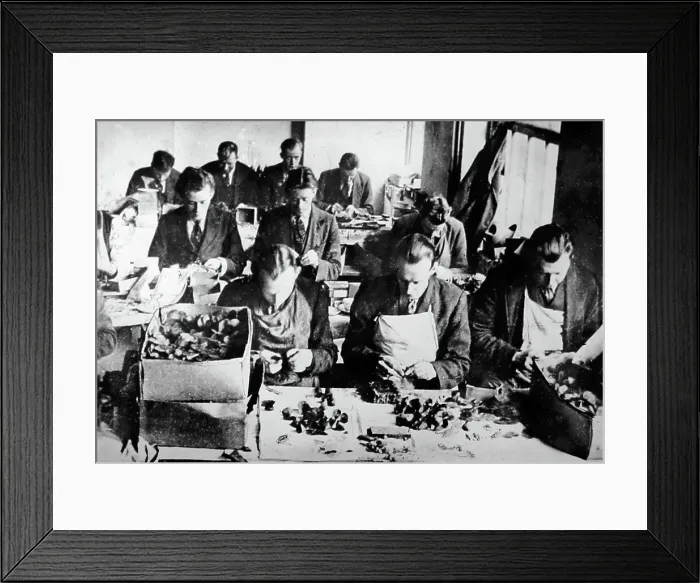 Framed Print : Disabled ex-servicemen making poppies Framed Print : Disabled ex-servicemen making poppies