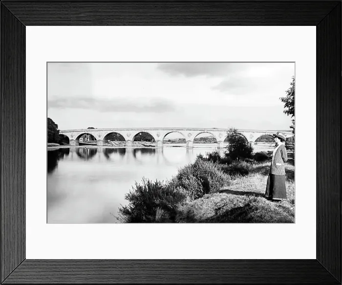 Framed Print : Bridge over the River Tyne, Hexham, Victorian period Framed Print : Bridge over the River Tyne, Hexham, Victorian period