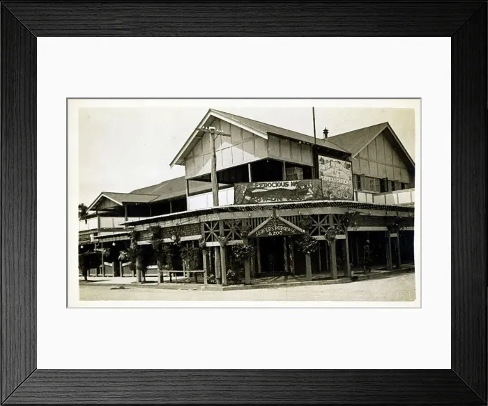 Framed Print : Queensland, Australia - Surfers Paradise Hotel Framed Print : Queensland, Australia - Surfers Paradise Hotel