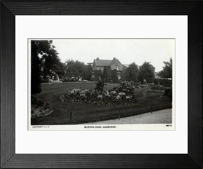 Framed Print : Flowerbeds at Queens Park, Harborne, south-west Birmingham Framed Print : Flowerbeds at Queens Park, Harborne, south-west Birmingham