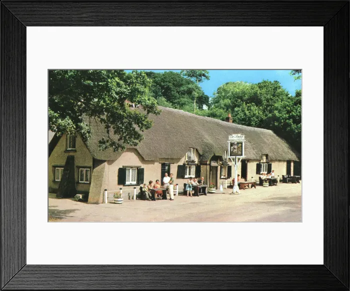 Framed Print : The Cat and Fiddle, Inn, near Christchurch, New Forest Framed Print : The Cat and Fiddle, Inn, near Christchurch, New Forest