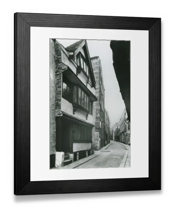 Framed Print : Elizabethan House, looking up New Street, Plymouth, Devon Framed Print : Elizabethan House, looking up New Street, Plymouth, Devon