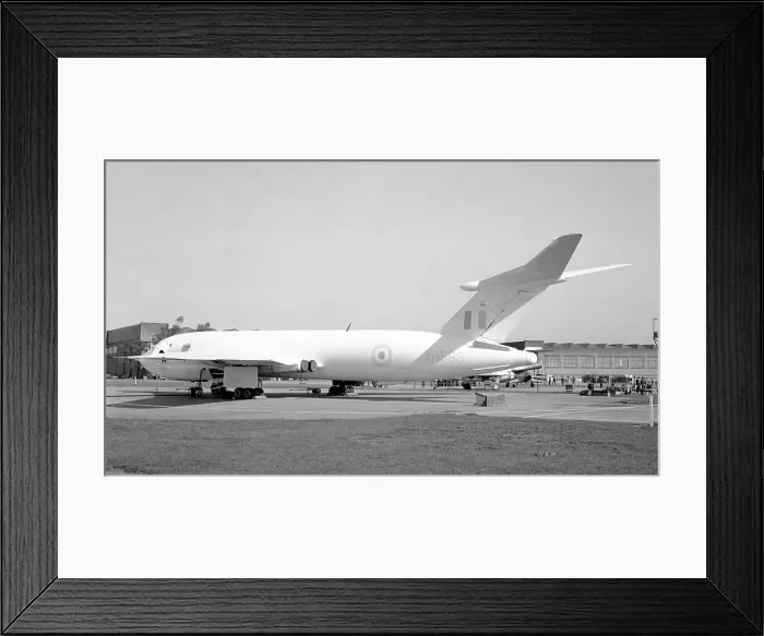 Framed Print : Handley Page Victor B. 1A XH593 Framed Print : Handley Page Victor B. 1A XH593