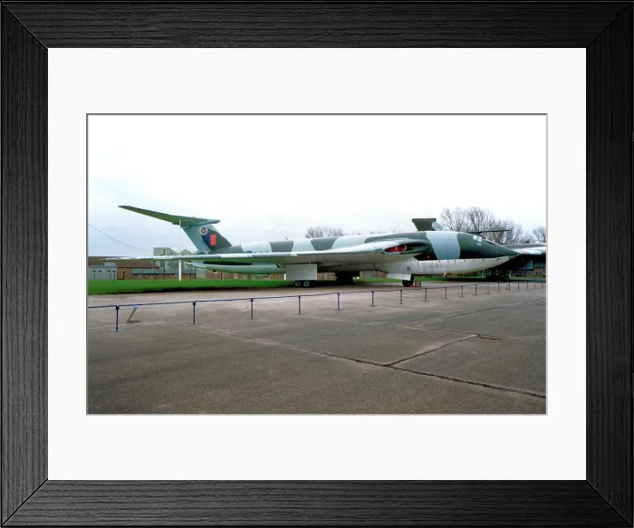 Framed Print : Handley Page Victor B. 1A XH592 Framed Print : Handley Page Victor B. 1A XH592