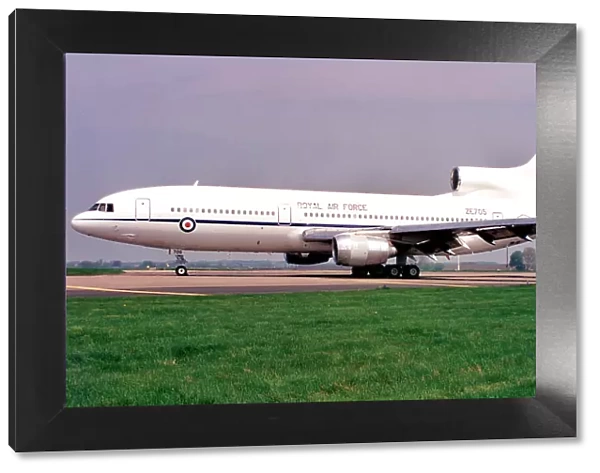 Lockheed L-1011 TriStar C. 2 ZE705