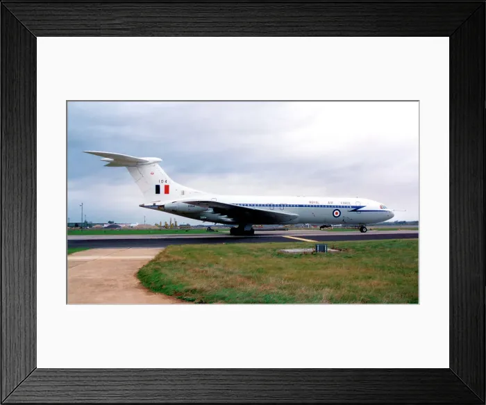 Framed Print : Vickers VC10 C. 1 XV104 Framed Print : Vickers VC10 C. 1 XV104