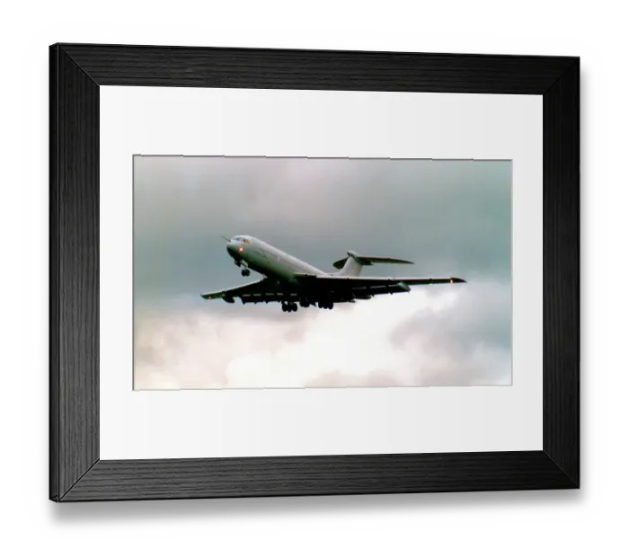 Framed Print : Vickers VC10 C. 1K XV104 - U Framed Print : Vickers VC10 C. 1K XV104 - U