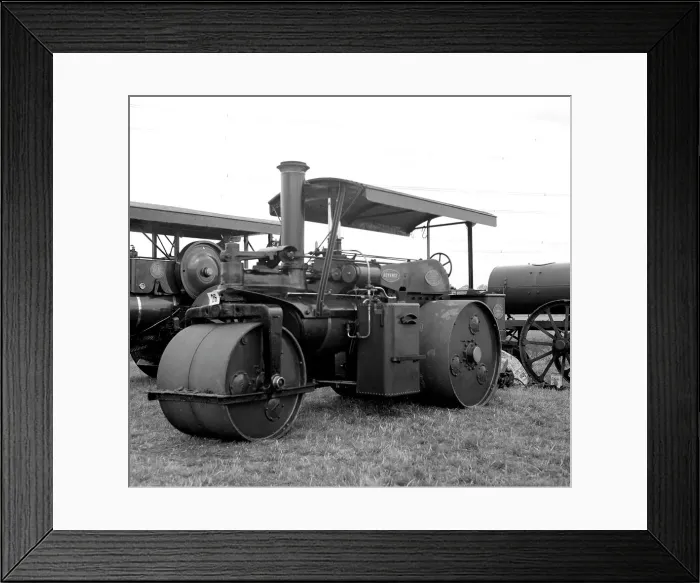 Framed Print : Wallis and Steevens Road Roller number 8112, Lucy Framed Print : Wallis and Steevens Road Roller number 8112, Lucy