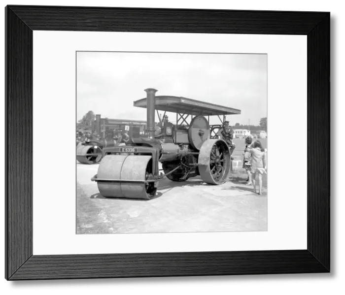 Framed Print : Aveling and Porter Road Roller number 9128 Major Framed Print : Aveling and Porter Road Roller number 9128 Major
