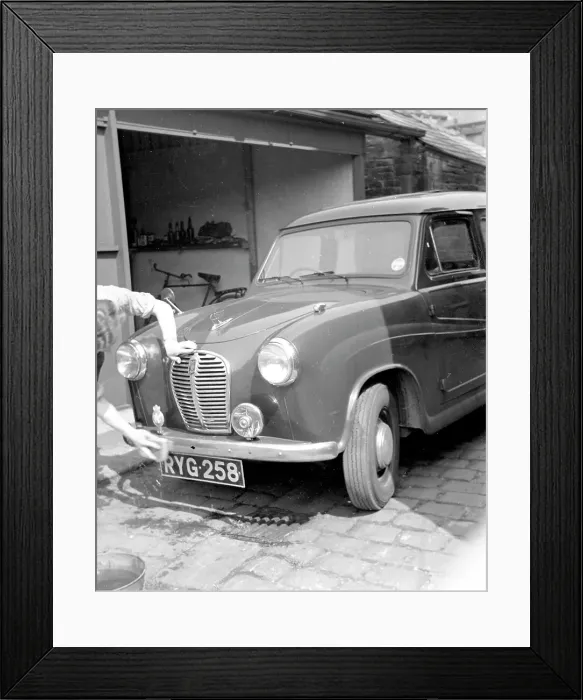 Framed Print : Austin A35 Countryman RYG 258 Framed Print : Austin A35 Countryman RYG 258