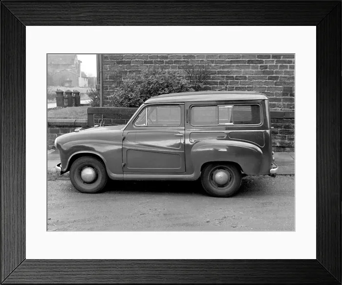 Framed Print : Austin A35 Countryman RYG 258 Framed Print : Austin A35 Countryman RYG 258