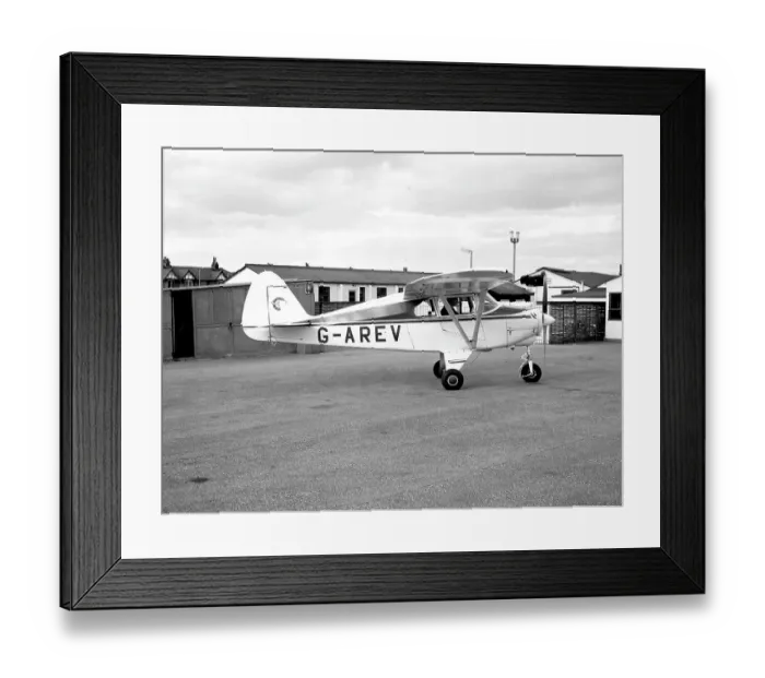 Framed Print : Piper Tri-Pacer G-AREV Framed Print : Piper Tri-Pacer G-AREV