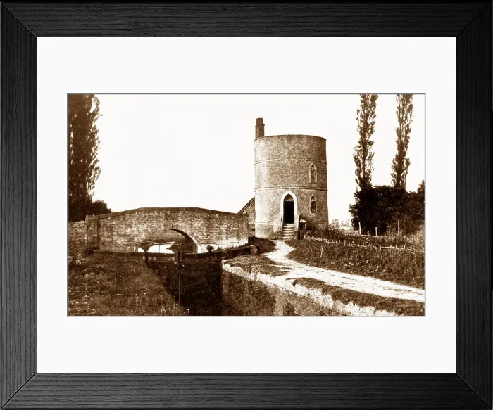 Framed Print : Inglesham Round House Framed Print : Inglesham Round House