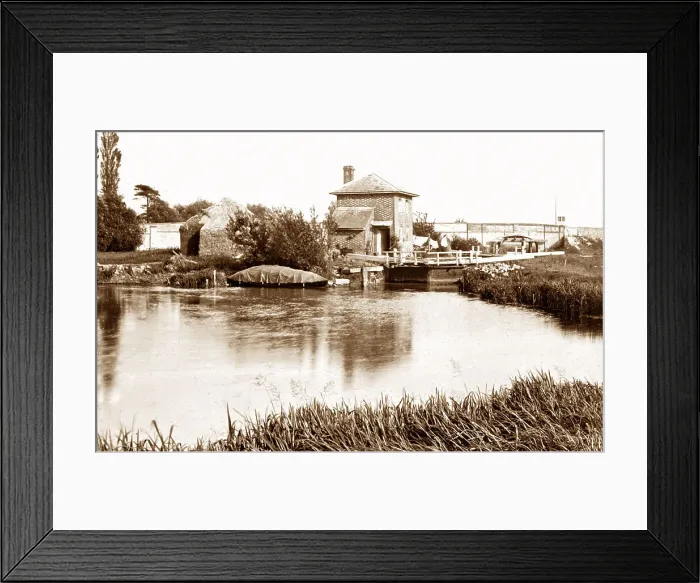 Framed Print : St. John's Lock near Lechlade River Thames Victorian period Framed Print : St. John's Lock near Lechlade River Thames Victorian period