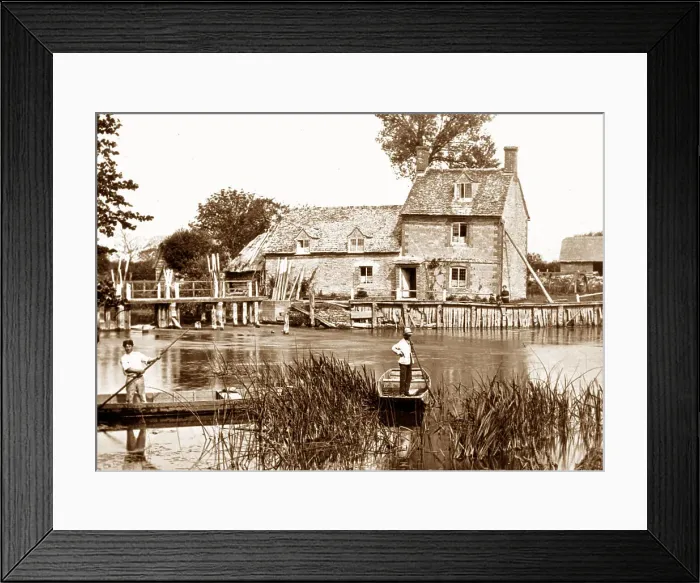 Framed Print : Rushey Weir, River Thames Framed Print : Rushey Weir, River Thames