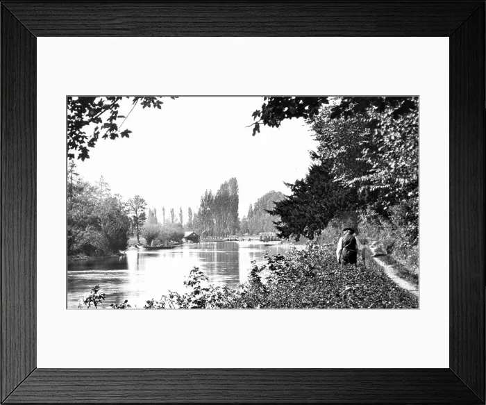 Framed Print : River Thames, Hedsor Framed Print : River Thames, Hedsor