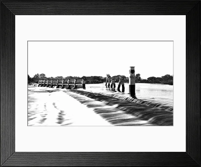 Framed Print : Chertsey Weir, River Thames Framed Print : Chertsey Weir, River Thames