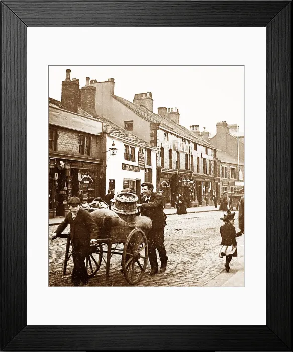 Framed Print : Clock Face Inn, St James Street, Burnley Framed Print : Clock Face Inn, St James Street, Burnley