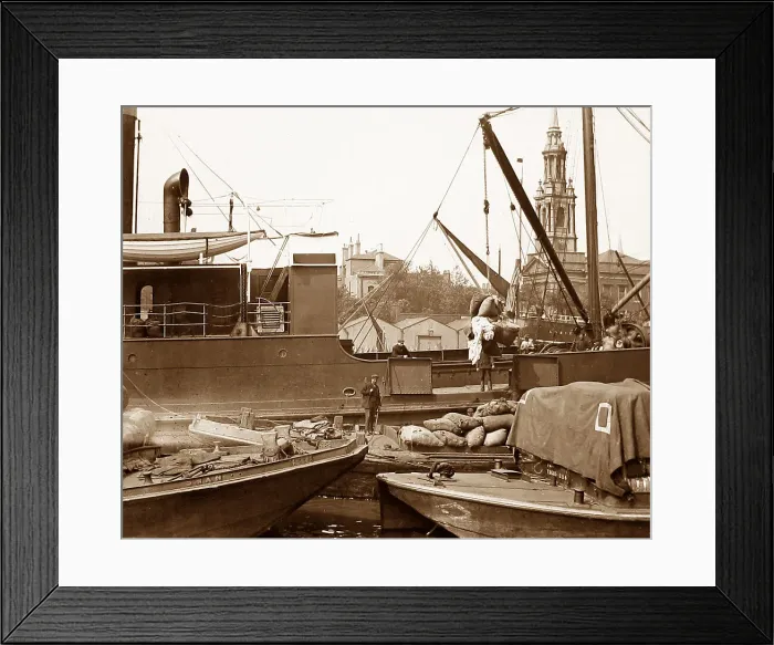 Framed Print : Loading a steam packet with rags, London docks Framed Print : Loading a steam packet with rags, London docks