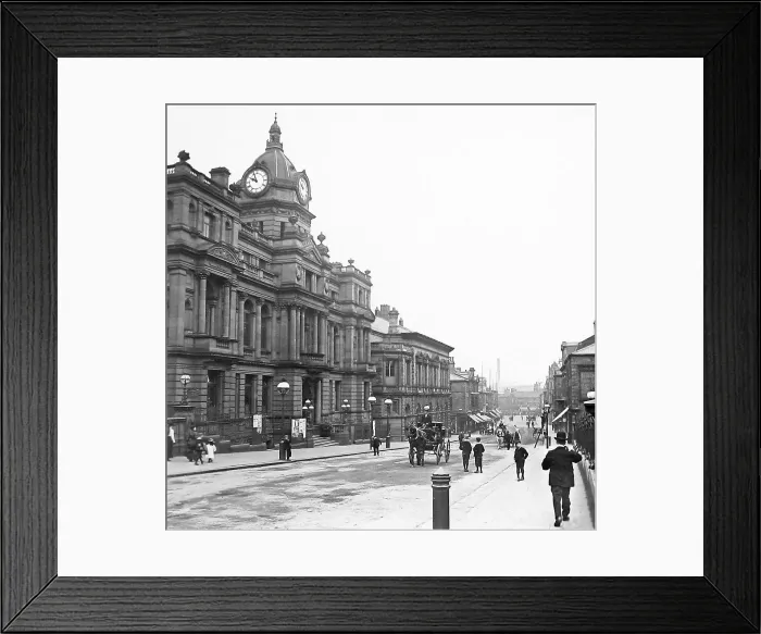 Framed Print : Burnley Town Hall, Manchester Road Framed Print : Burnley Town Hall, Manchester Road