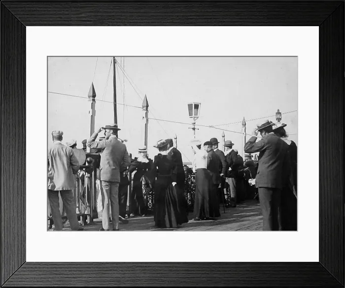 Framed Print : Ryde Pier, Isle of Wight in 1900 Framed Print : Ryde Pier, Isle of Wight in 1900