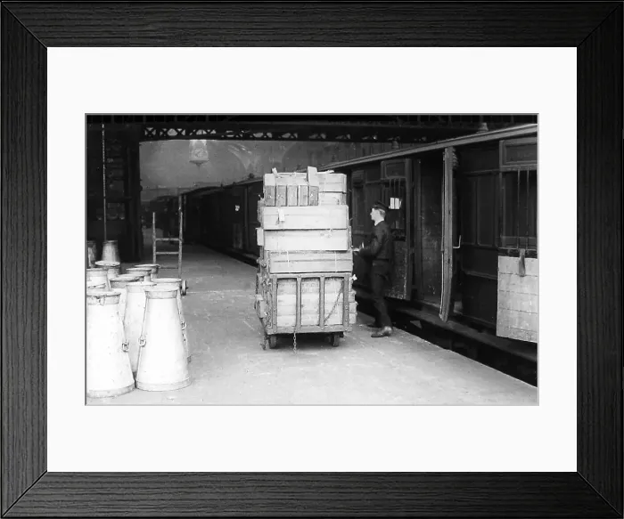 Framed Print : Liverpool Street Railway Station London early 1900s Framed Print : Liverpool Street Railway Station London early 1900s