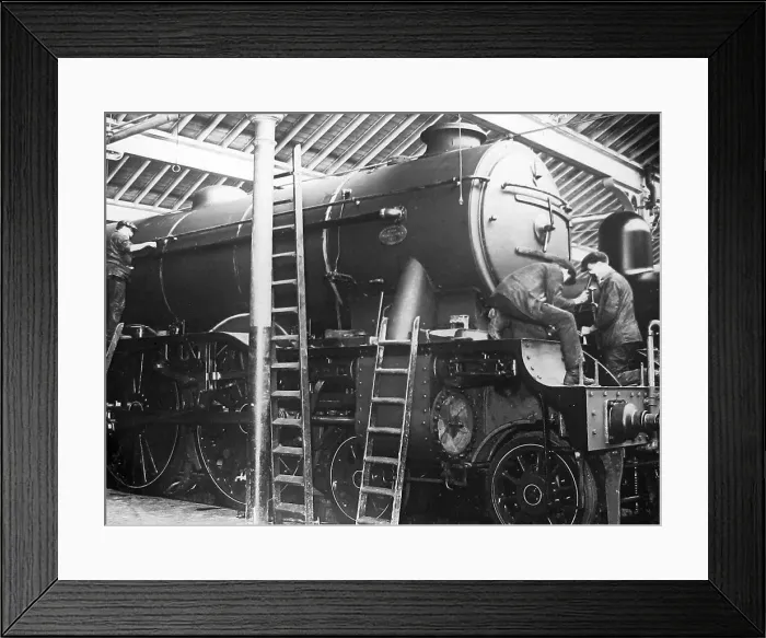 Framed Print : Building an LNER Pacific Steam Locomotive possibly 1930s Framed Print : Building an LNER Pacific Steam Locomotive possibly 1930s
