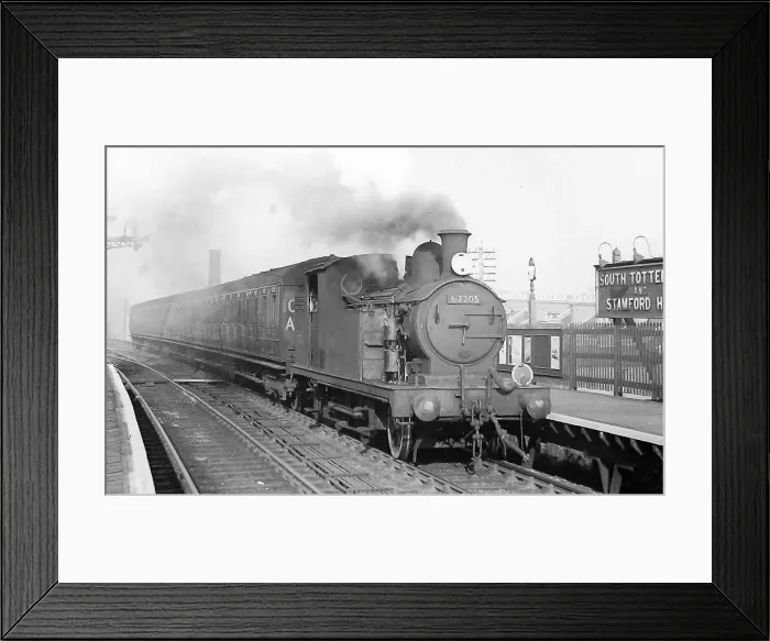 Framed Print : South Tottenham and Stamford Hill Railway Station Framed Print : South Tottenham and Stamford Hill Railway Station