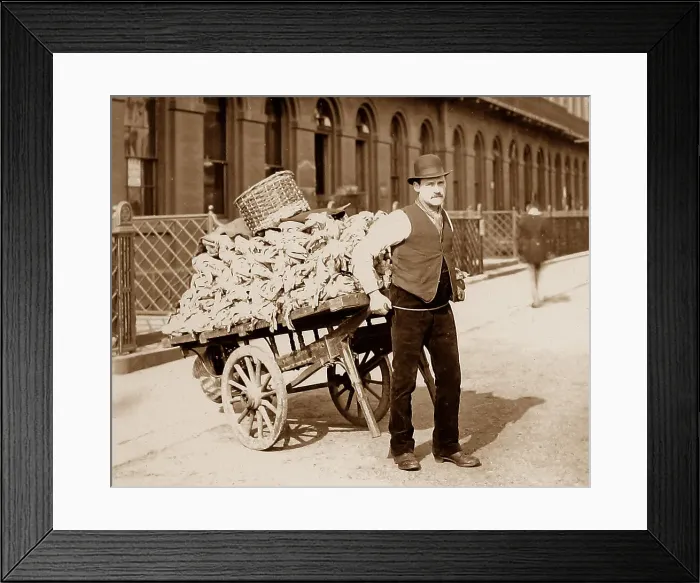 Framed Print : London Barrow Boy Victorian period Framed Print : London Barrow Boy Victorian period