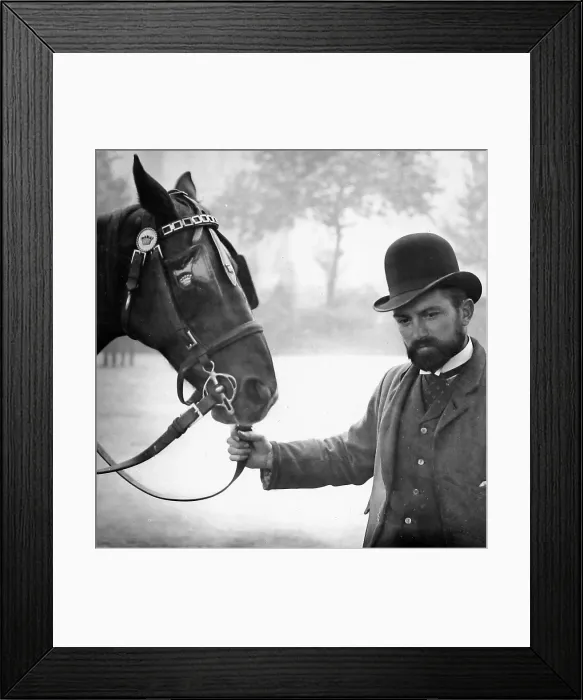 Framed Print : Hansom Cab driver, London Framed Print : Hansom Cab driver, London